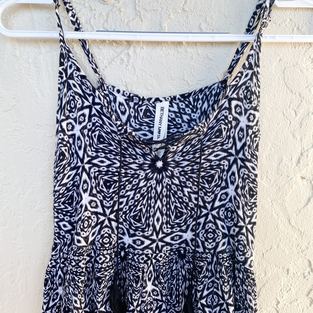 Patterned Tank Top - Picture 2 of 9